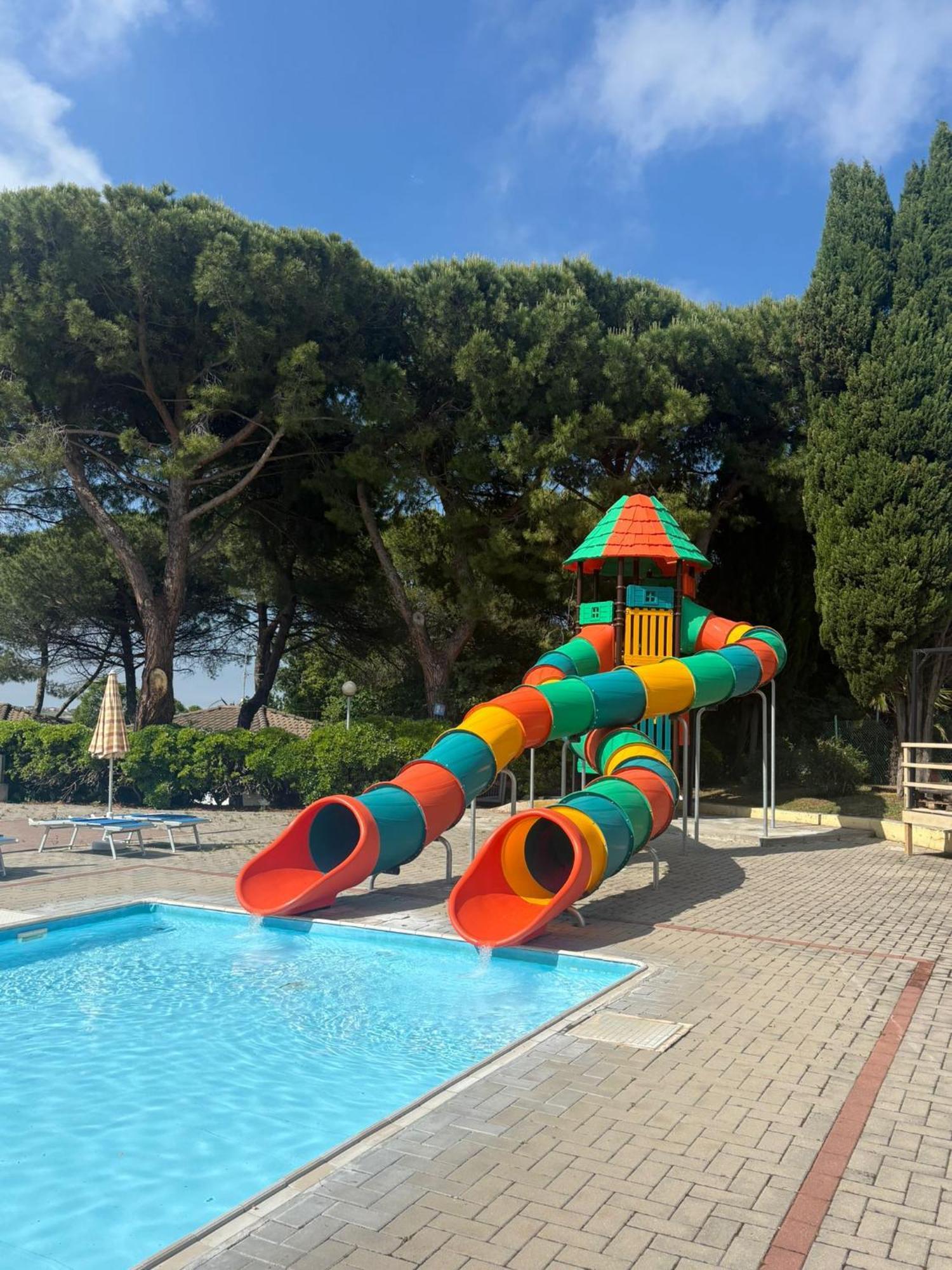 Camping Village Mar y Sierra San Costanzo Exteriör bild