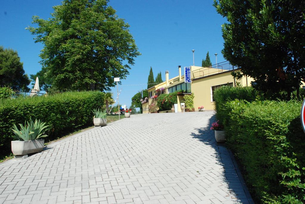 Camping Village Mar y Sierra San Costanzo Exteriör bild